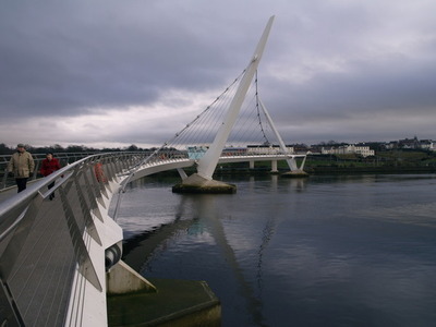 The Peace Bridge i Derry.